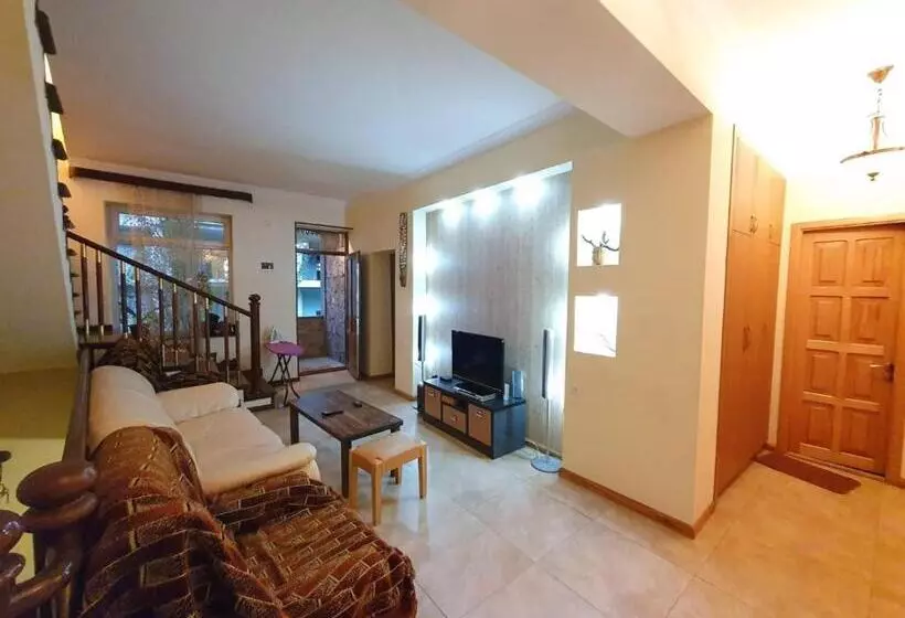 هاستل Old Center Yerevan