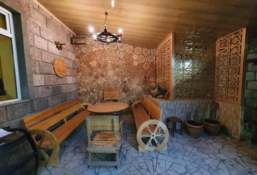 هاستل Old Center Yerevan