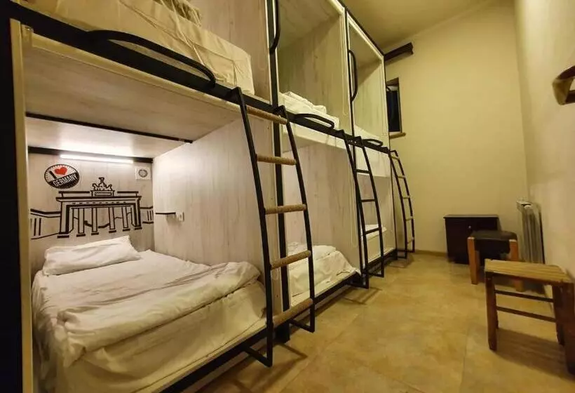 هاستل Old Center Yerevan