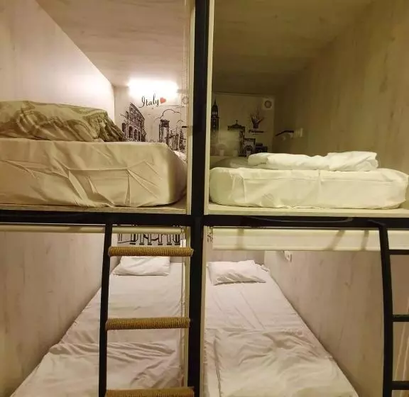 هاستل Old Center Yerevan