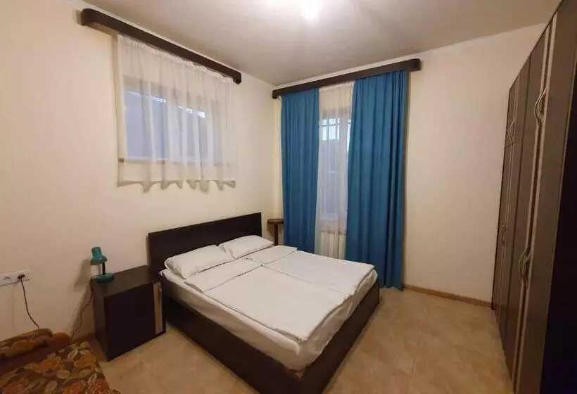 هاستل Old Center Yerevan