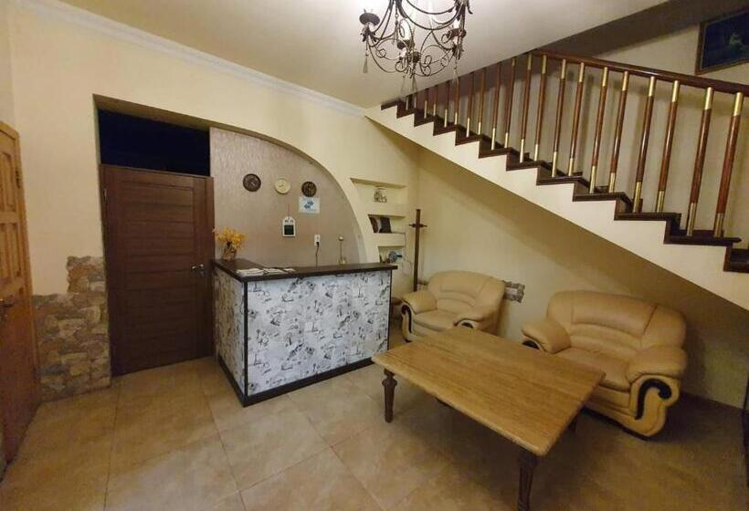 هاستل Old Center Yerevan