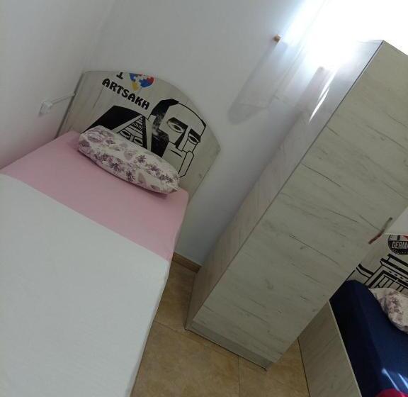 هاستل Old Center Yerevan