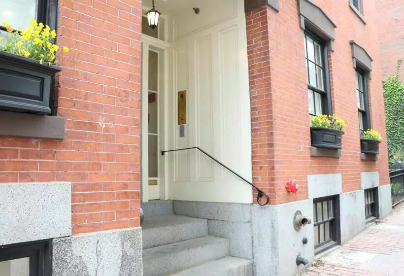 Charming & Stylish Studio On Beacon Hill #3