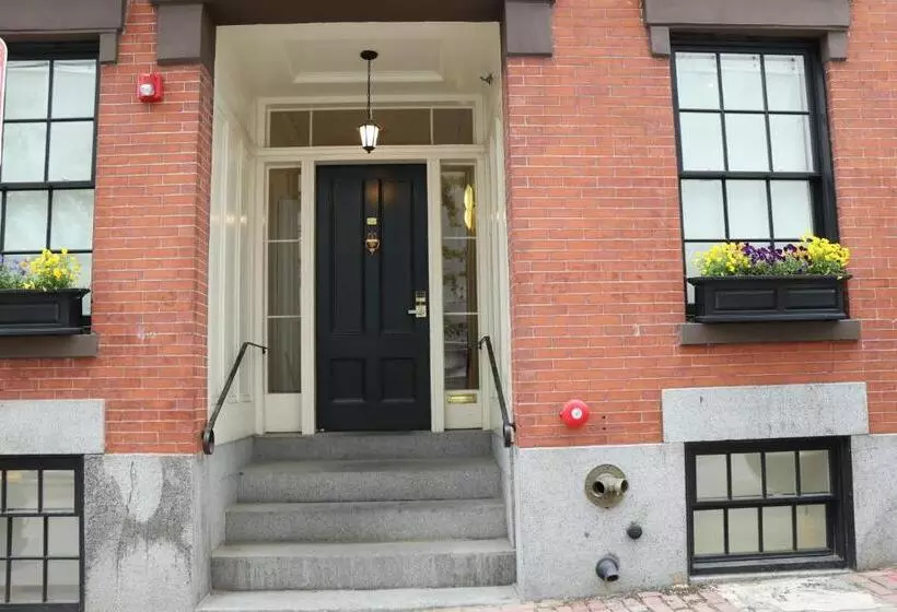 Charming & Stylish Studio On Beacon Hill #3