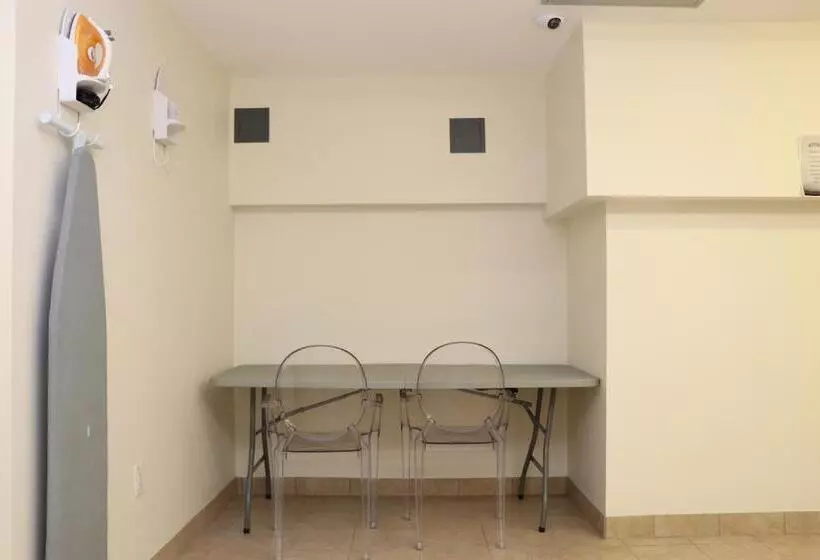 Charming & Stylish Studio On Beacon Hill #3