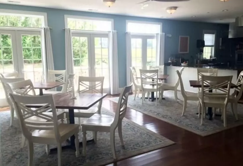 Hotelli The Inn At Spring House