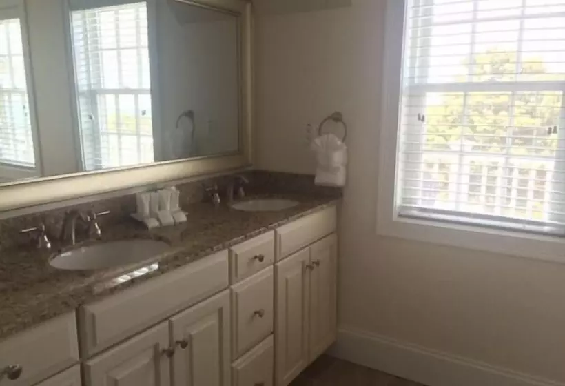 Hotelli The Inn At Spring House