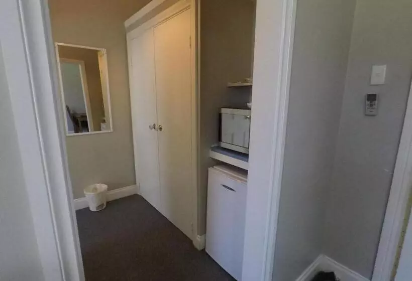 پانسیون Ithaca 1896 Manor