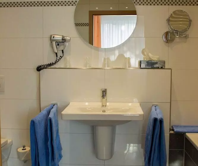 هتل Am Freischutz