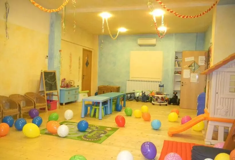 Отель Ariston & Apartments