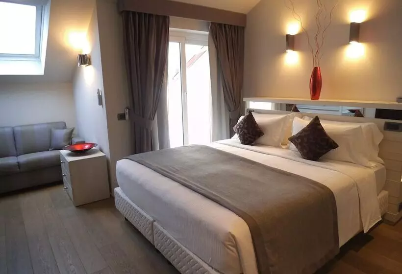 Отель Ariston & Apartments