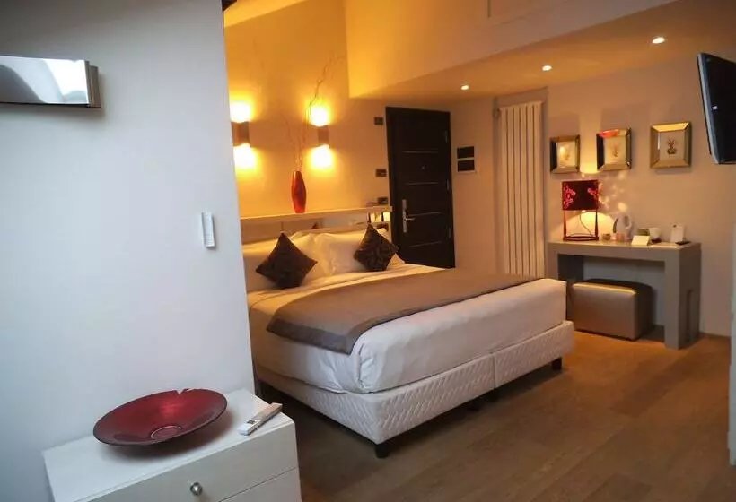 Отель Ariston & Apartments