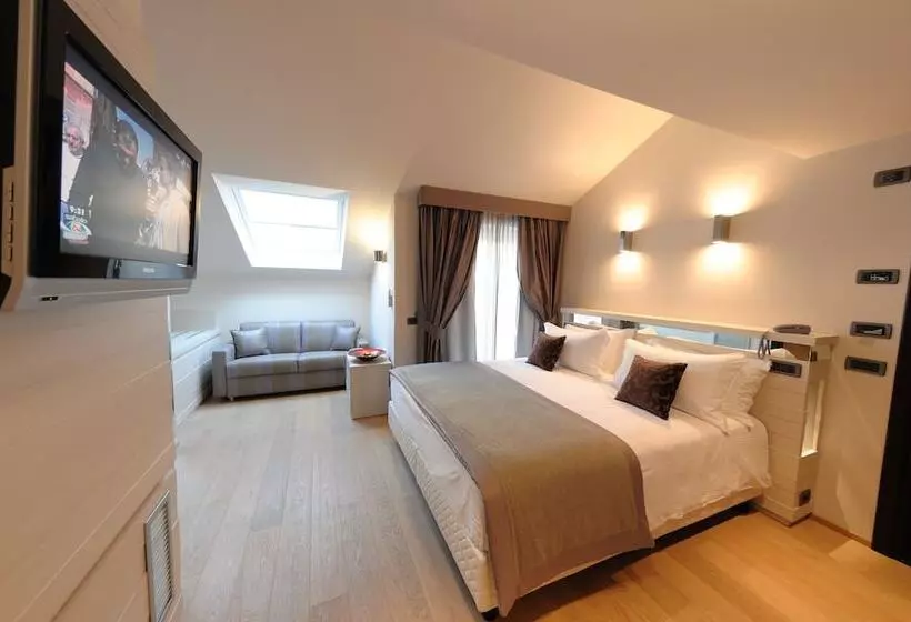 Отель Ariston & Apartments