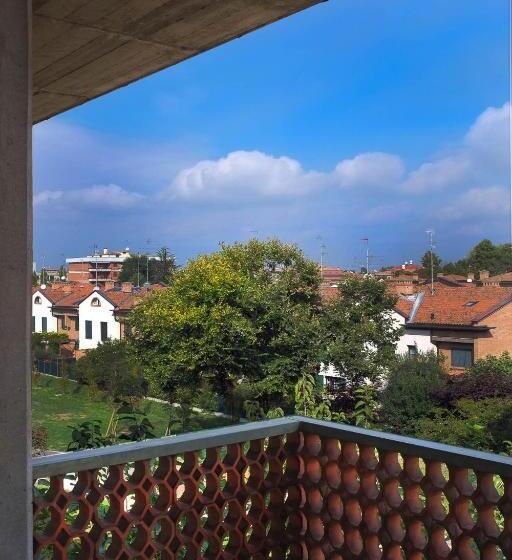 בית מלון כפרי Astor