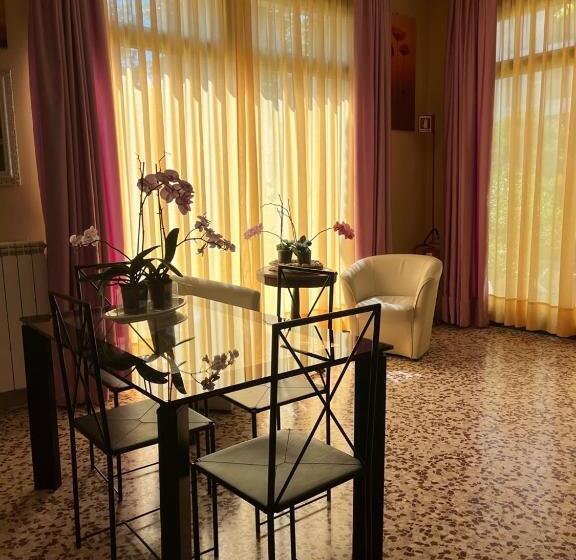 בית מלון כפרי Astor