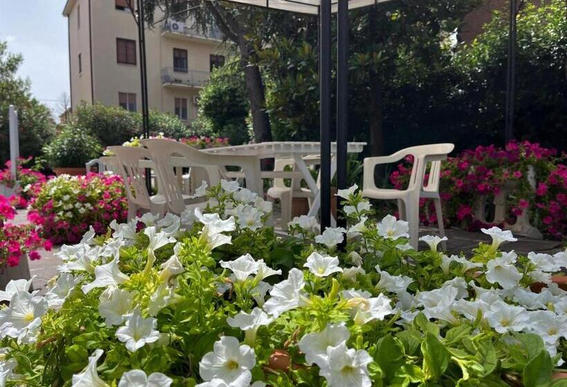 בית מלון כפרי Astor