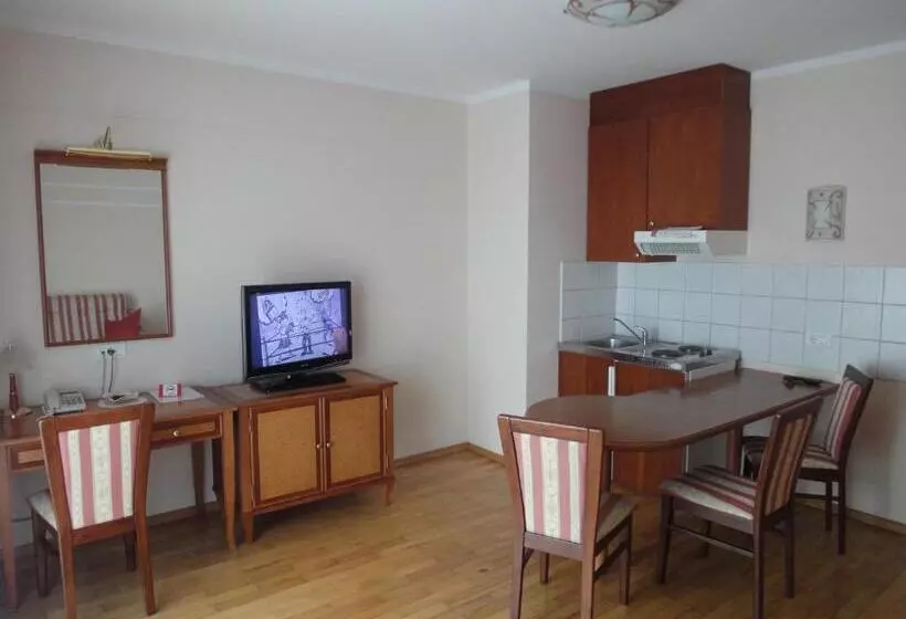 هتل Cateski Dvorec