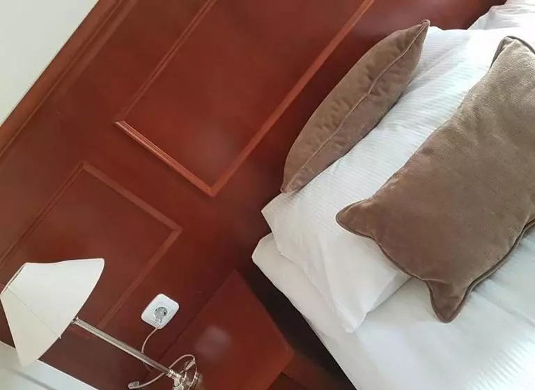 هتل Cateski Dvorec