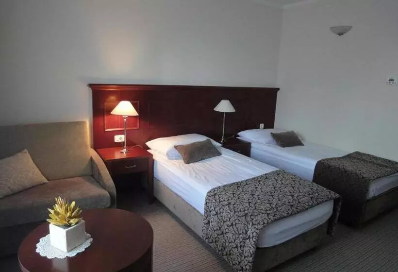 هتل Cateski Dvorec