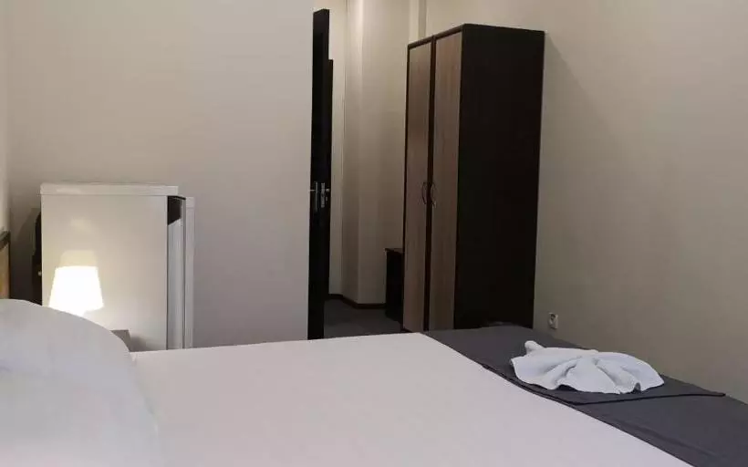 Hotel Divniy Mir Edem