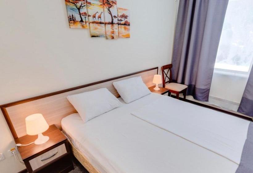 בית מלון כפרי Divniy Mir Edem