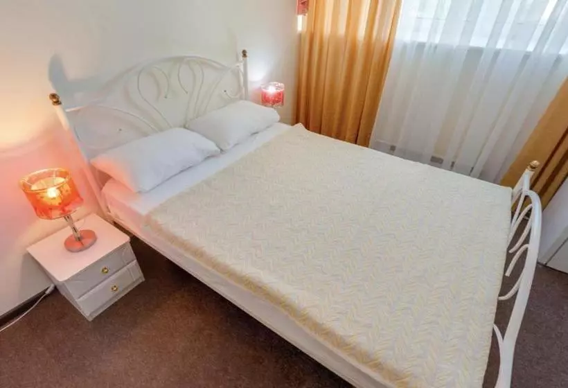 Hotel Divniy Mir Edem