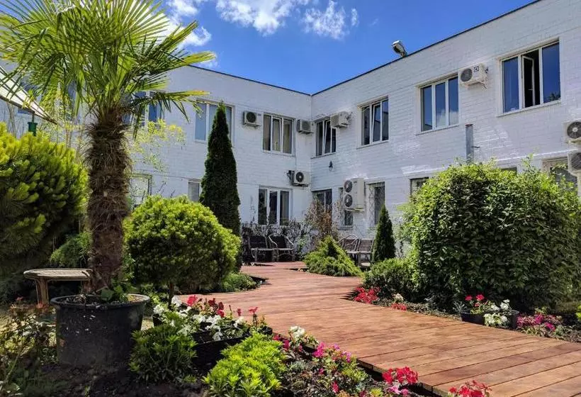 Hotel Divniy Mir Edem