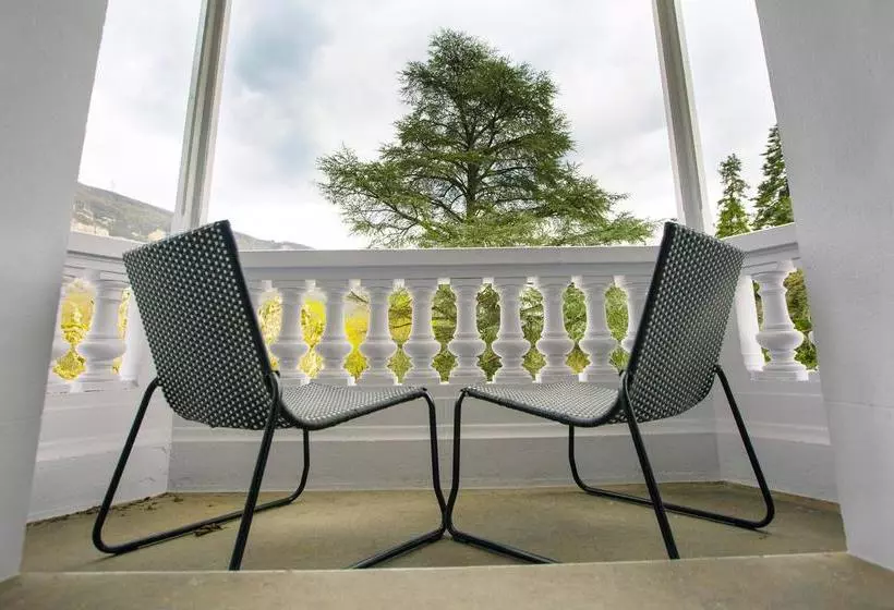 Отель Domaine Des Cedres , Gites Et Insolites