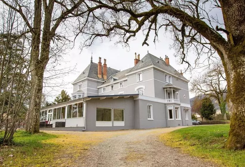 Отель Domaine Des Cedres , Gites Et Insolites