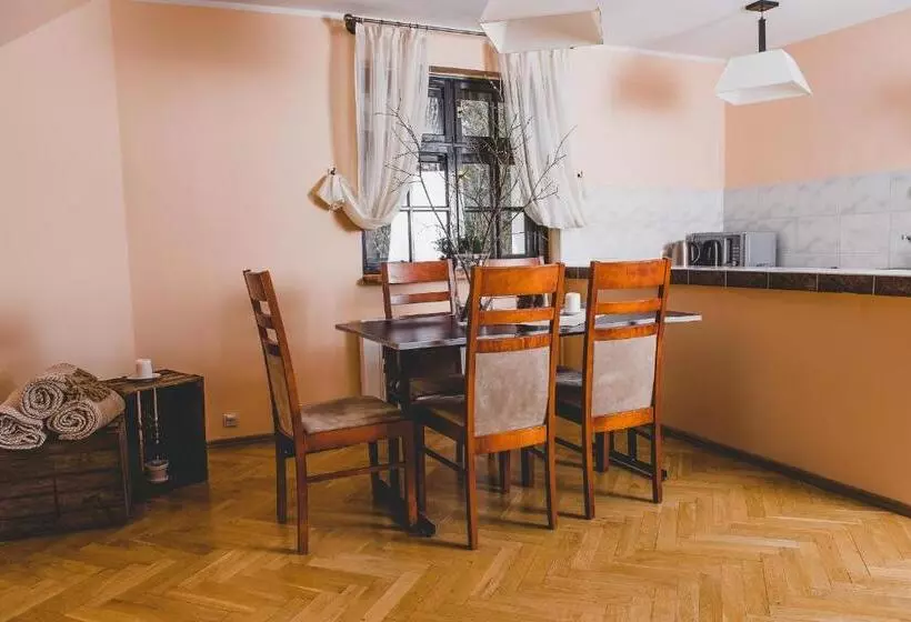 ホテル Dworek Karłów