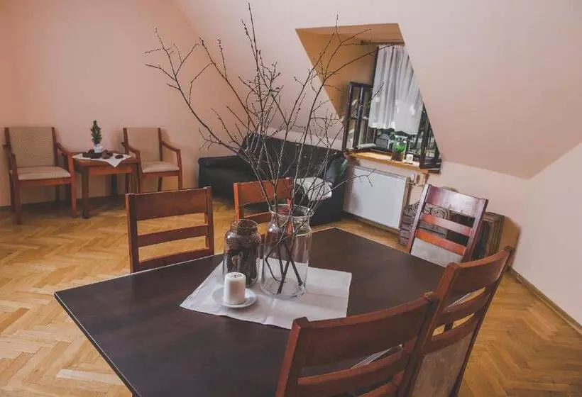 ホテル Dworek Karłów