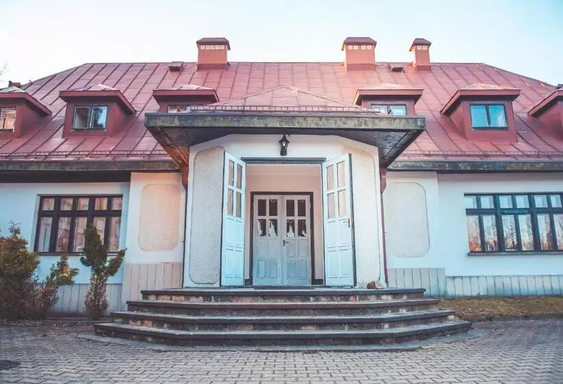 ホテル Dworek Karłów