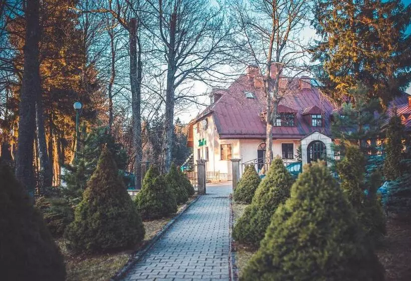 ホテル Dworek Karłów
