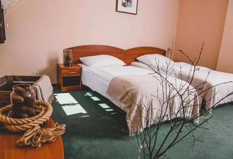 ホテル Dworek Karłów