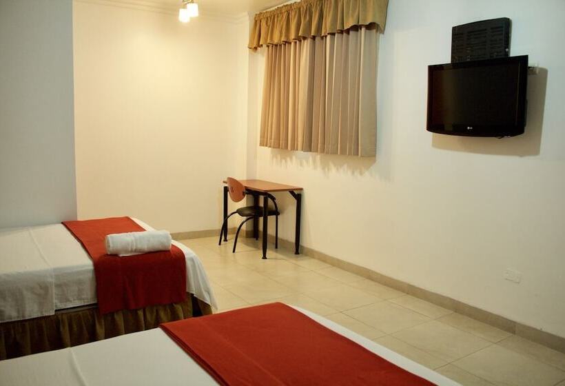 ホテル Es En Guayaquil   Suites Guayaquil Cerca Del Aeropuerto