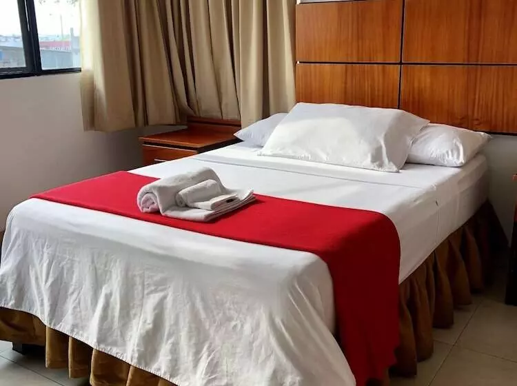 هتل Es En Guayaquil   Suites Guayaquil Cerca Del Aeropuerto
