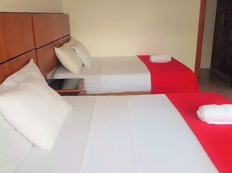 هتل Es En Guayaquil   Suites Guayaquil Cerca Del Aeropuerto