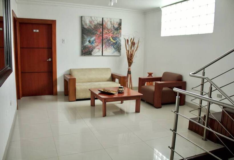 ホテル Es En Guayaquil   Suites Guayaquil Cerca Del Aeropuerto