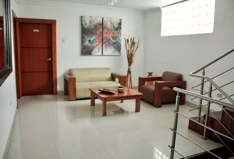 هتل Es En Guayaquil   Suites Guayaquil Cerca Del Aeropuerto