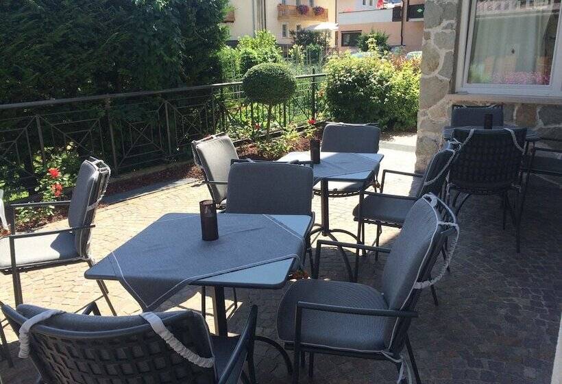 فندق Garni Sottobosco