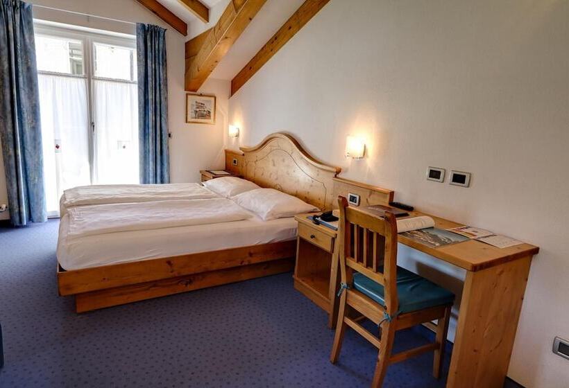 فندق Garni Sottobosco