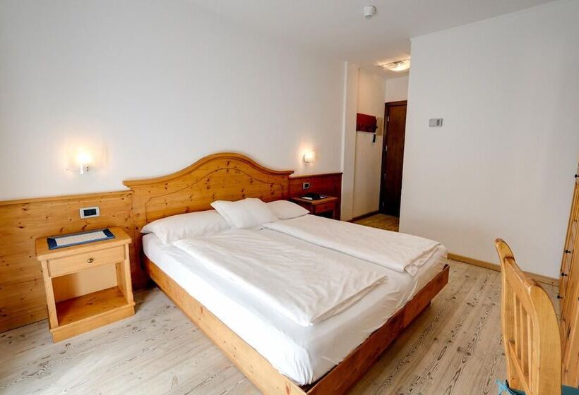 فندق Garni Sottobosco