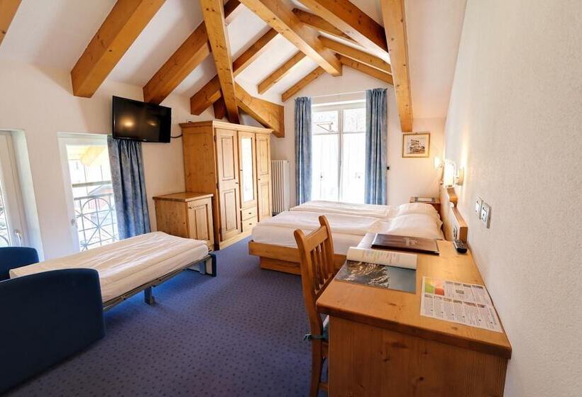 فندق Garni Sottobosco