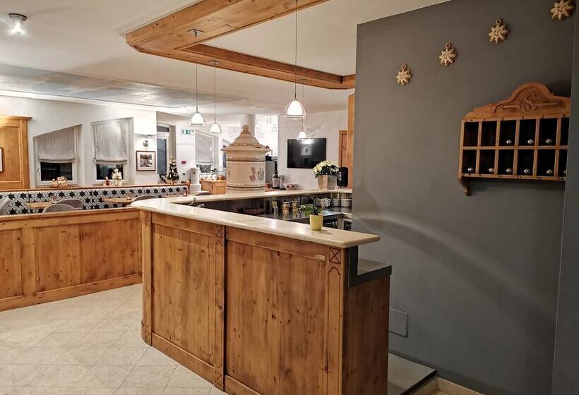 فندق Garni Sottobosco