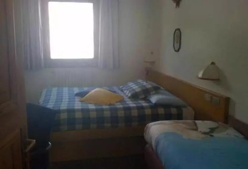 هتل Genziana