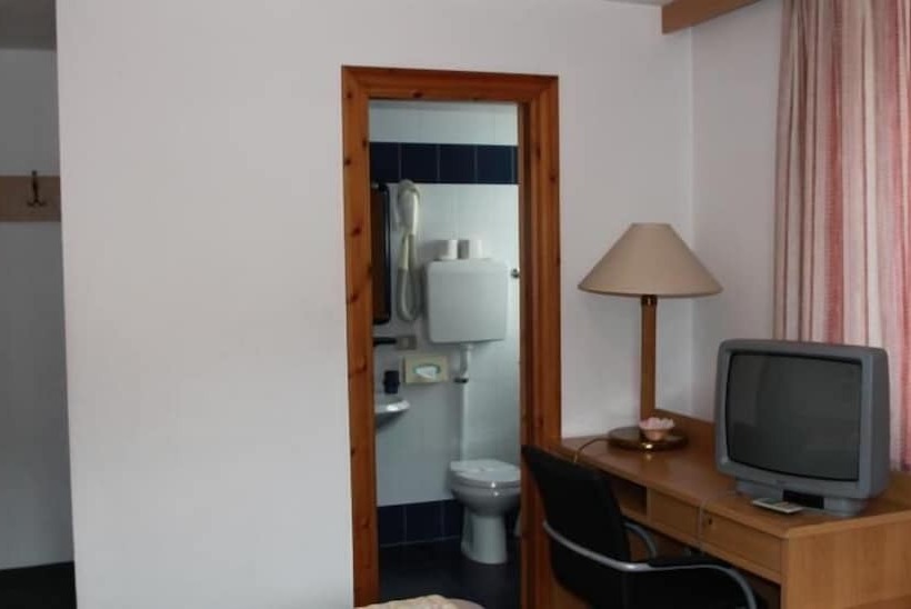 בית מלון כפרי Genziana