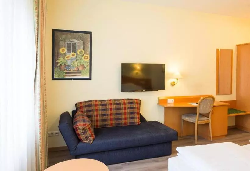 Отель Gremersdorf Zum Grunen Jager