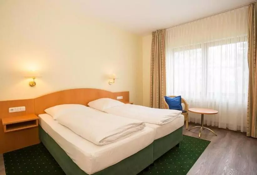 Отель Gremersdorf Zum Grunen Jager