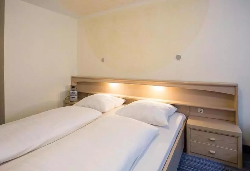 Отель Gremersdorf Zum Grunen Jager